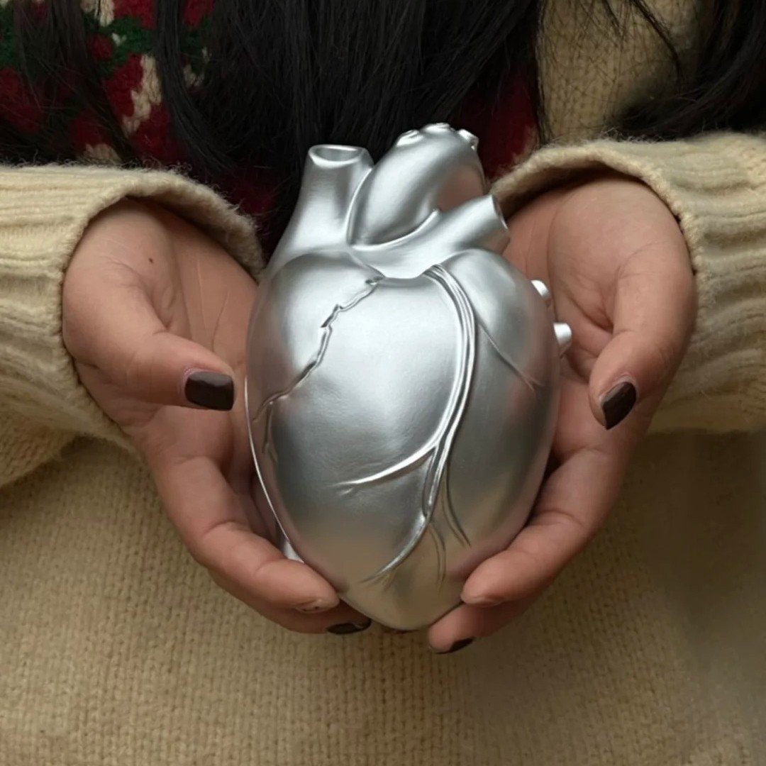 Silver-Finish Anatomical Heart Keepsake Box - Image 4